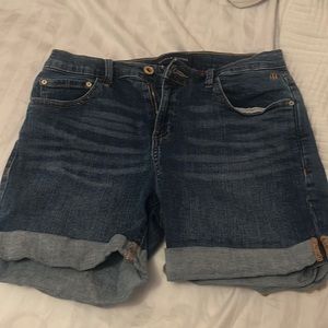 Tommy Hilfiger Denim Shorts; Size 6 Women’s